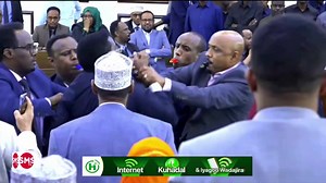 8.7K views · 136 reactions | DEG DEG:Wasiirka amniga iyo Xasan Firimbi oo Gacanta iskula tegay. | Gaylan Media | Facebook