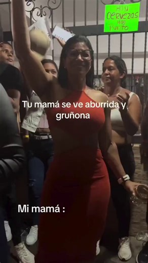 Parace que tú mamá es otra persona cuando está conmigo y ATI por el contrario te regaña a cada ratoTal vez por qué yo tengo una verga más grande y tú eres un pito chico con un pene que apenas mide 3 cm de parado
