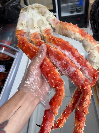 🦀 Alaskan King Crab Legs – Premium Wild-Caught Seafood 🦀 Our Alaskan King Crab Legs are a true delicacy, prized around the world for their exceptional taste, jumbo size, and tender, sweet meat. These crabs are wild-caught in the icy waters of Alaska, where they grow naturally in one of the cleanest environments on Earth. Once harvested, the legs are immediately cooked and flash-frozen to lock in freshness and preserve their rich flavor and nutritional value. Perfect for grilling, steaming, or