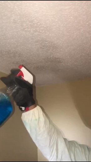 Popcorn ceiling texture👷🏻‍♂️, #foryou #mud #fuentescardi #drywall #viral #fyp #work #satisfying #lifehacks | John Pearson