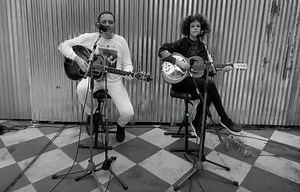 Règine Chassagne & Win Butler degli Arcade Fire si cimentano in tre brani acustici