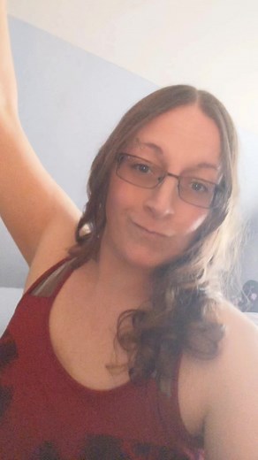 Jammin waiting to go get my daughter from practice! Then who knows 😁#jammin #ambermae #friday | Amber Mae