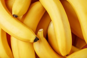 5 health benefits of bananas including better sleep and mood boost