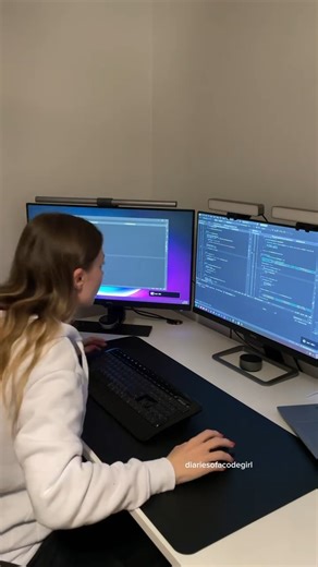 Coding - stuck - Coding.. Cre: diariesofacodegirl. | Code toàn bug