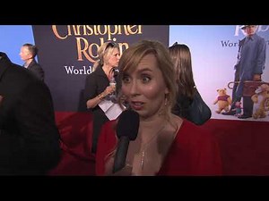 Christopher Robin World Premiere Burbank - Itw Allison Schroeder (official video)