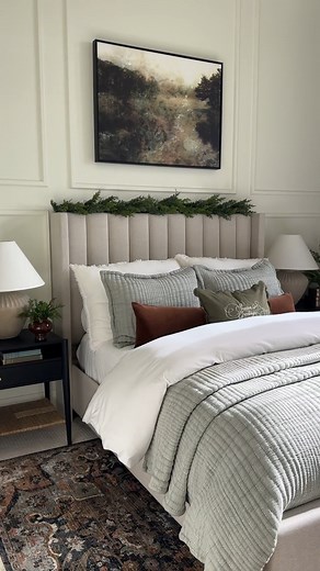 10K views · 53 reactions | I’m obsessed with how our guest bedroom refresh came together for the holiday season! The bedding is soft and luxurious, and I love how these earthy tones look paired together, too. Our nightstands are on sale right now too—30% off ($458 off)!! McGee & Co Quince Affiliate Link: https://liketk.it/5yPqg | White At Home | Facebook