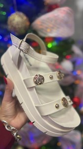 121 reactions · 12 shares | ✨ ¡Mañana celebramos la Navidad en Poncemall! ✨  Fotos GRATIS con Santa Claus : niños y ¡también tus mascotas!  Visita especial del Grinch y Mama Claus 臨 Artesanos locales - Musica - Shopping ¡Trae a tu familia y pásala súper! ✨ Te esperamos mañana en @poncemall . | Medusa PR | Facebook