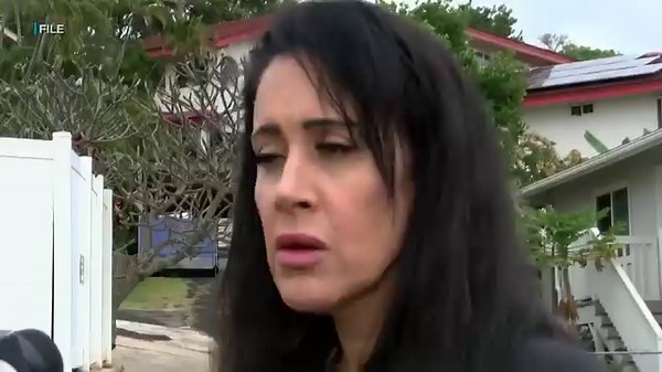 Honolulu police have identified Leroy Rodrigues as the man accused of shooting to death a 21-year-old man in Aiea this afternoon. HPD says it happened as the victim was trying to collect money for jewelry. The home where the 33-year-old suspect was taken into custody was also visited by police three years ago in connection with the disappearance of an 18 month-old girl. Ben Gutierrez reports. #HawaiiNewsNow #Hawaii | Stephanie Lum