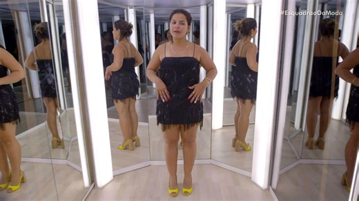 As batalhas do dia a dia ela enfrenta muito bem! Mas essa mudança de estilo tem de tudo pra ser uma guerra! Neste sábado, às 20h45 😍 #EsquadrãoDaModa #sbt | Esquadrão da Moda