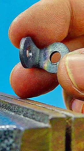 DIY Wood Connection Hardware #woodconnection | The Poster Vault