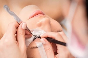 How To Safely Remove Eyelash Extensions at Home