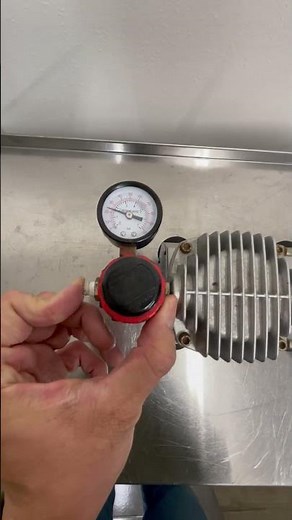 Central Pneumatic 93657 Oilless Airbrush Compressor Max. 58 PSI Motor 1,750 RPM