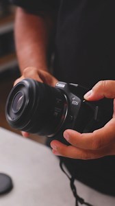 Canon EOS R50 este partenerul ideal pentru creatorii de conținut! Stylephography a revenit cu o nouă experiență culinară, testând aparatul foto chiar în bucătărie, acolo unde fiecare detaliu și fiecare nuanță contează. Culori vibrante și detalii impecabile - toate surprinse cu ușurință datorită funcțiilor avansate de auto-focus și interfeței intuitive ale lui Canon EOS R50. Descoperă întreaga poveste și cum EOS R50 transformă fiecare cadru într-o capodoperă, în review-ul video marca Stylephograp