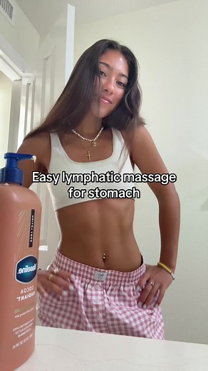 I can do a more in depth video for lymphatic massages but basically this is part of what I do when I’m feeling sick from #hashimotos #lymphaticdrainage