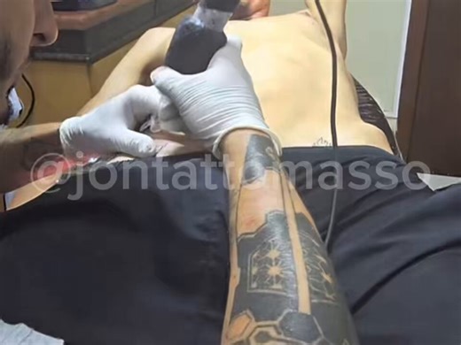 RT @freejonmasso: Meu primo voltou no meu Studio na intensão de fuder comigo 🔥Assita agora 👉🏼 https://t.co/EHuqHo0ZnX