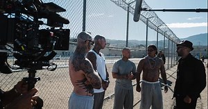 Cinéma : on a vu « Tehachapi », saisissante immersion derrière les barreaux d’une prison du désert californien