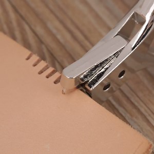 Nikou Pattern Notcher, Professional Stainless Steel DIY Garment Sewing Pliers with Spring Handle, Punch Marker for Tailors, Designers and Sewing Enthusiasts (Precise 2mm Cut)