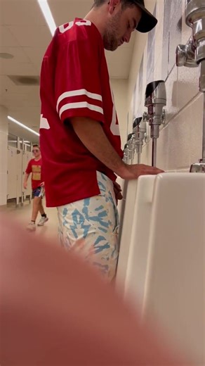 cute men at the urinal so hot