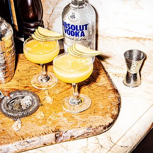 Przepis na Maartens Mango Martini - Absolut Drinks