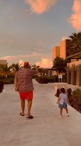 De vacaciones, Darío Barassi mostró un tierno momento con su hija. "Ella a las 7 pm come su banana. Yo a todo le pongo música. Ella en todo me sigue. Te amo enana clon", escribió junto al divertido video | La 100 FM