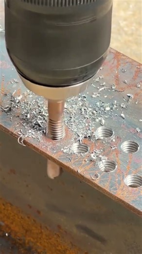 Tapping drills - drill and tap combination tool