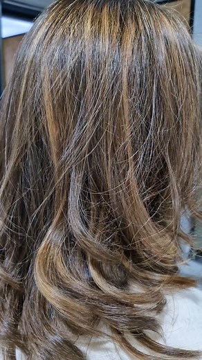 @coiffureheloise.b @co.artis @villesp3c #tonsurton #glossy #naturelovers #blondhair #balayage #ombrehair #technique #douceur #instagramreels #coiffure | Coiffure Héloïse.B