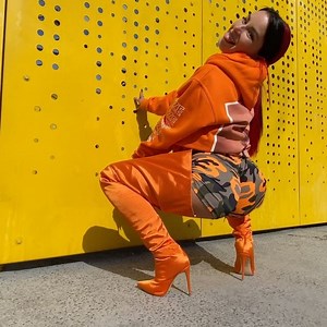 TINZE on Instagram: "If you’re happy and you know it bounce dat ass! Hope u r feeling happy today!  Rate my happy twerk anthem 0 - 10 000! 殺 My cute lil freestyle after a long video shoot day. Happy Tinze Twerk Tuesday yalll! ☺️ Video by @josefiinakotajarvi Song by @theofficialdcam #tinzetwerktuesday #dance #dancer #tinze #twerk"