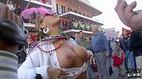 Mardi Gras Chicks Flashing in the Streets - SpringbreakLife
