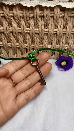 13K views · 122 reactions | Instructions for tying beautiful keychains #DIY #diy #diyhome | Craft 1 Minute | Facebook