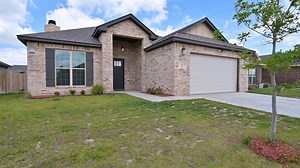  Don't miss this stunning 4 bed, 2 bath home in Canyon East! ...