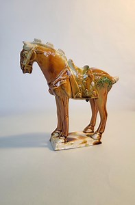 Reproduction moderne d'un cheval en poterie Tang Sancai | Faïence émaillée tricolore - Etsy France