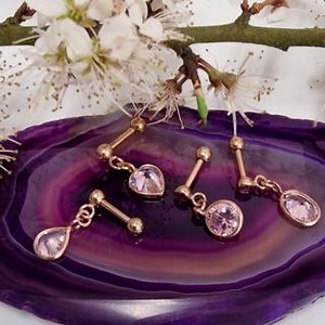 💕Give your tragus piercing a stylish touch with one of our cute Rose Gold tragus studs. These eye-catching tragus piercings studs come in a great range of designs to suit your style. They combine comfort with funky shapes, so you can wear these tragus studs for any occasion. We also have a great range of lobe and upper ear studs as well as ear cuffs that make a great statement.💕 https://www.bodyjewelleryshop.com/product-category/tragus-jewellery/tragus-piercing-jewellery/rose-gold-tragus-studs