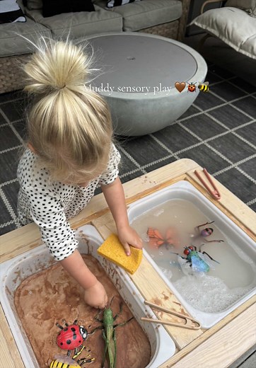 Taste safe muddy sensory play 🤎 this kept my toddler entertained for so long! • Digging for worms 🪱 • Bug rescue 🐞🦋🐝 How to make taste safe mud: 2 cups cornstarch 1 tbsp cocoa powder 1 cup water *add extra water if too dry and add in extra cornstarch if too wet* #sensoryplay #toddleractivity #messyplay #springactivities #creativeplay