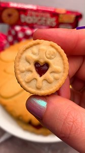 12K views · 51 reactions | Why settle for a tiny biscuit when you could have a GIANT waffle version instead?!  This is the ultimate glow-up for your childhood fave – crispy on the outside, jammy in the middle, and waaaay more satisfying than the little guys  Perfect for sharing… or not  | Planet Food | Facebook