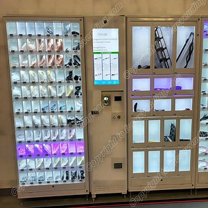 Focusvend 24 Hours Self-Service Automatic Vending Machine/Vending Locker with Customized