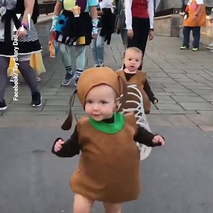 264K views · 3.6K reactions | This Toy Story-obsessed tot wears the cutest handmade Slinky Dog costume to Disneyland  | Metro | Facebook