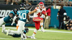 Carson Steele Enters Beast Mode on Tackle-Breaking 20-yard Run