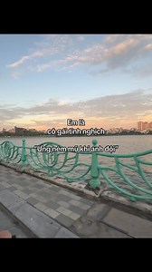 Ném Mũ Khi Anh Đội Là Gì? Ý Nghĩa Câu Nói Tinh Nghịch