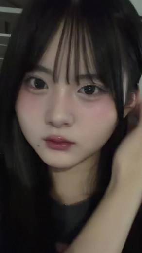 どあっぷ｜めいあ（川野明愛）のメイク動画 - アイズエッセンシャルグレー紹介