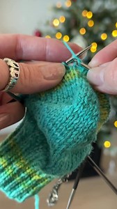My favourite Fish Lips Kiss heel #knitting #irarott #irarottpattern #irarottdesigns #germanshortrows #fishlipsheel #knitsocks | IraRott Designs