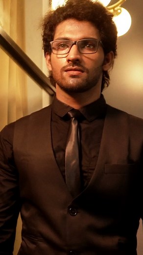 Chendumallika poovu nee 🖤🥀 #malayalamreels #cinemaupdates #aadhilunaishussain #aadhilhussain | Aadhil Unais Hussain