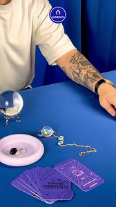 4.9K views · 344 reactions |  On a une prédiction pour vous : mini paquet sous le sapin, maxi joie entre les mains. Avec notre sac bandoulière, offrez le plaisir de transporter facilement l'essentiel. | Cabaïa | Facebook