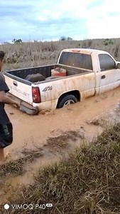 8.1K views · 3.4K reactions | #silverado #silveradomcbo #camionetas #camioneta #lujo #enbarro #chevy #cheyenne #Chevrolita #trokasperronas #trokasbajitas #fuerza #4x4 #atodoterreno | Silveradomcbo Silveradomcbo | Facebook