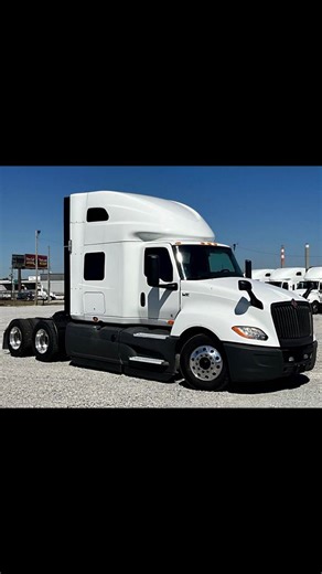 2021 International LT625 6x4 557551 miles • Cum X15 • 400 HP $48000 https://sleepertrader.com/trucks-for-sale?mUnitId=68ae9f3174d03d00021e8d3c&m=fb&fbclid&page=1 | SleeperTrader | Facebook