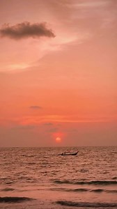Sundowners Never Felt So Good… 📸 @asiaandbeyond 📍Twinpalms Phuket Resort. #twinpalmsphuketresort #phuket #thailand #smallluxuryhotels #phuketthailand #asiatrip #wheretostayphuket #honeymoondestination #phuketluxuryresort #CoupleGoals #PoolsideParadise #ภูเก็ต #พักไหนดีภูเก็ต #รีสอร์ทภูเก็ต #โรงแรมภูเก็ต #ฮันนีมูน #รีวิวโรงแรม #ที่พักภูเก็ต | Twinpalms Surin Beach Phuket
