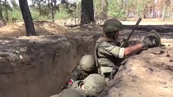 BM-27 Uragan 220mm | Sovjetsko-Rusko naoruzanje i vojna oprema