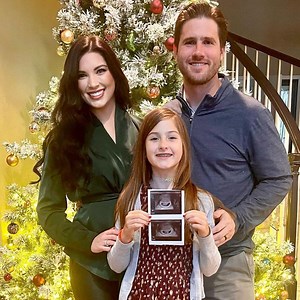 Bachelor Nation's J.J. Lane Reveals Sex of First Baby With Wife Kayla on Hawaii Trip