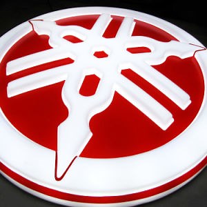 [Hot Item] Custom Modern LED Frontlit Advertising Pylon Sign Design Logos