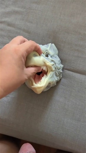 RT @Dan00688: 今日测评的是次元行者@ciyuanxingzhe 家的龙型飞机杯，超级可爱的小龙头，材质高级，柔软不塌，有支撑力，他的腔体超乎意料的好操，十分紧致，内部细节很多，像是给大牛子做了一次按摩。福瑞控弟弟们可以试试。