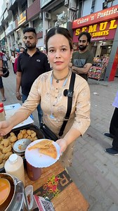 Beautiful Girl Selling Authentic Tibetan Street Food In Punjab | Pettoo singh